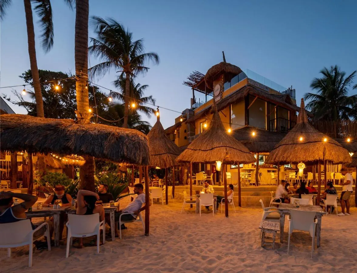 ****  Hotel Casa Colibri Playa del Carmen Mexico